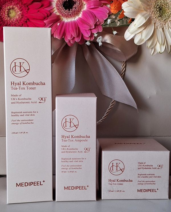 Gift set Medi-Peel Hyal Kombucha Tea-Tox με toner, ampoule and cream